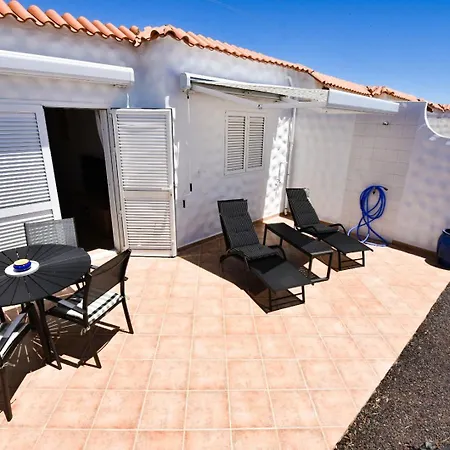 Book Jet - Sunny With Garden And Wifi Holiday home