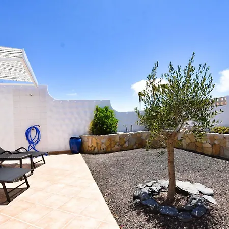 Book Jet - Sunny With Garden And Wifi Holiday home