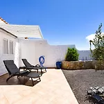 Book Jet - Sunny With Garden And Wifi Prázdninový dům *