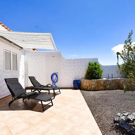 Book Jet - Sunny With Garden And Wifi Сasa de vacaciones *